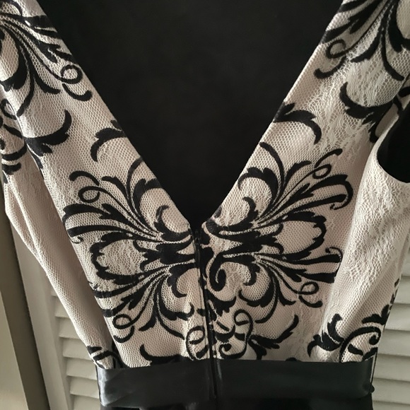 Evening wear - Picture 4 of 7